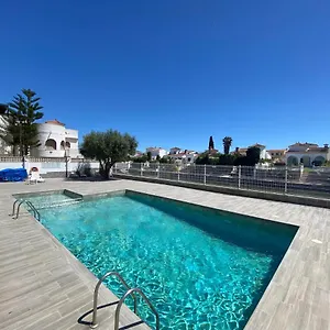  Apartamento Lcdm Apartamento Vista Canal Y Piscina Comunitaria España